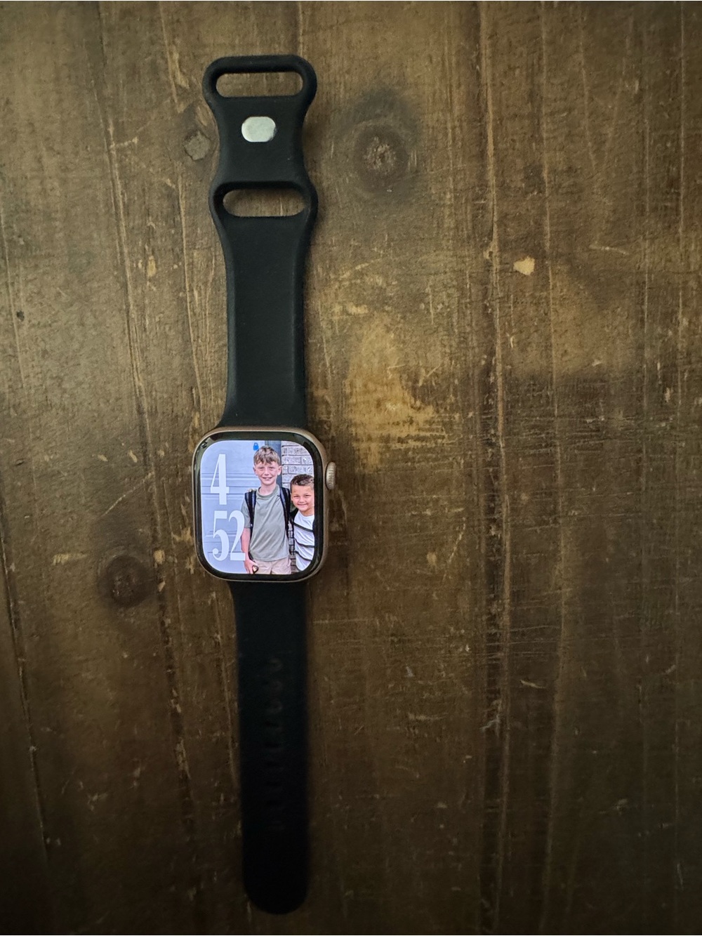 Apple Smartwatch series 11– 64 GB like new condition